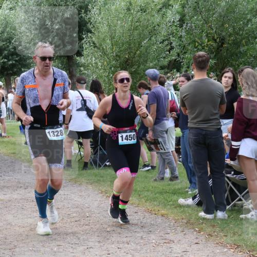 31.08.2025 - Elbe Triathlon Hamburg Luisa Fischer http://msf.ph/oto/8671377 31.08.2025 11:56:32 Laufen 1328, 1450 meine-sportfotos.de