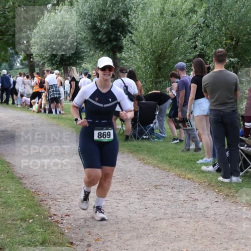 31.08.2025 - Elbe Triathlon Hamburg Luisa Fischer http://msf.ph/oto/8671405 31.08.2025 11:56:36 Laufen 1435, 869 meine-sportfotos.de