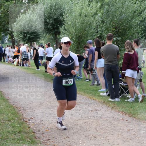 31.08.2025 - Elbe Triathlon Hamburg Luisa Fischer http://msf.ph/oto/8671408 31.08.2025 11:56:36 Laufen 869 meine-sportfotos.de