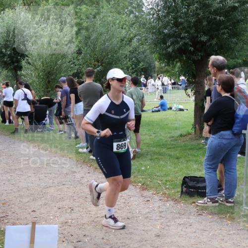 31.08.2025 - Elbe Triathlon Hamburg Luisa Fischer http://msf.ph/oto/8671411 31.08.2025 11:56:37 Laufen 869, 092 meine-sportfotos.de