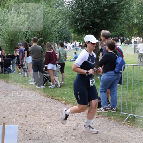 31.08.2025 - Elbe Triathlon Hamburg Luisa Fischer http://msf.ph/oto/8671414 31.08.2025 11:56:37 Laufen  meine-sportfotos.de