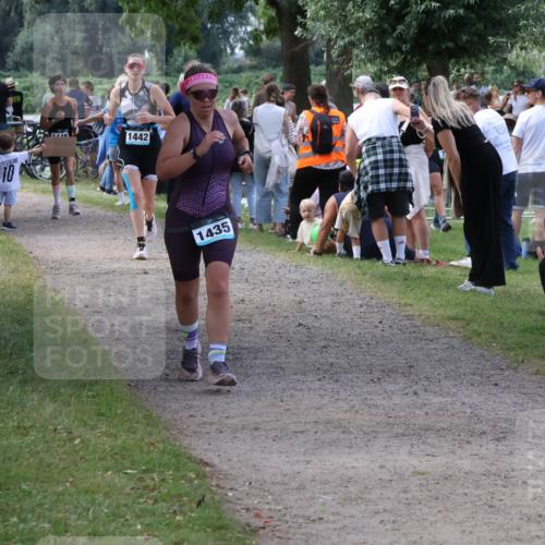 31.08.2025 - Elbe Triathlon Hamburg Luisa Fischer http://msf.ph/oto/8671421 31.08.2025 11:56:40 Laufen 10, 1442, 1435 meine-sportfotos.de