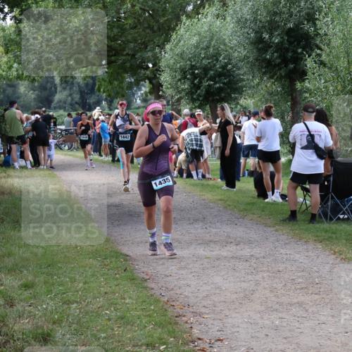 31.08.2025 - Elbe Triathlon Hamburg Luisa Fischer http://msf.ph/oto/8671433 31.08.2025 11:56:42 Laufen 1448, 1448, 1442, 1435 meine-sportfotos.de