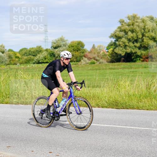 31.08.2025 - Elbe Triathlon Hamburg Michael Burmester http://msf.ph/oto/8671465 31.08.2025 10:03:02 Radfahren 428, 495, 515, 588, 618, 696, 739, 777, 834, 850 meine-sportfotos.de