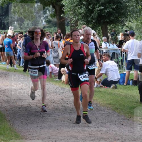 31.08.2025 - Elbe Triathlon Hamburg Luisa Fischer http://msf.ph/oto/8671476 31.08.2025 11:56:55 Laufen 1429, 146, 198 meine-sportfotos.de