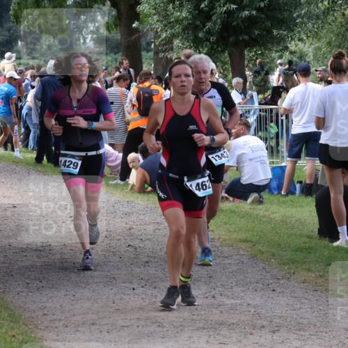 31.08.2025 - Elbe Triathlon Hamburg Luisa Fischer http://msf.ph/oto/8671479 31.08.2025 11:56:55 Laufen 4001, 1429, 462, 1343, 1980 meine-sportfotos.de