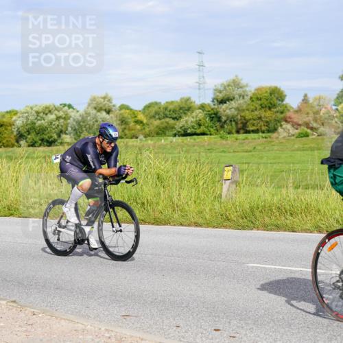 31.08.2025 - Elbe Triathlon Hamburg Michael Burmester http://msf.ph/oto/8671493 31.08.2025 10:03:05 Radfahren 495, 515, 588, 618, 696, 777, 828, 834, 850 meine-sportfotos.de