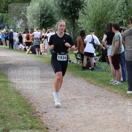 31.08.2025 - Elbe Triathlon Hamburg Luisa Fischer http://msf.ph/oto/8671518 31.08.2025 11:57:29 Laufen 1534 meine-sportfotos.de