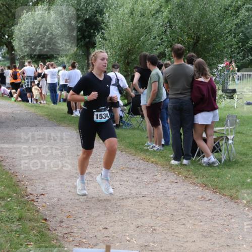 31.08.2025 - Elbe Triathlon Hamburg Luisa Fischer http://msf.ph/oto/8671520 31.08.2025 11:57:29 Laufen 198, 1534 meine-sportfotos.de
