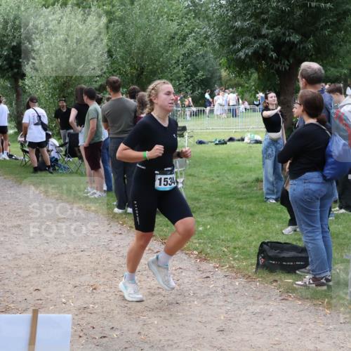31.08.2025 - Elbe Triathlon Hamburg Luisa Fischer http://msf.ph/oto/8671525 31.08.2025 11:57:30 Laufen 1534 meine-sportfotos.de