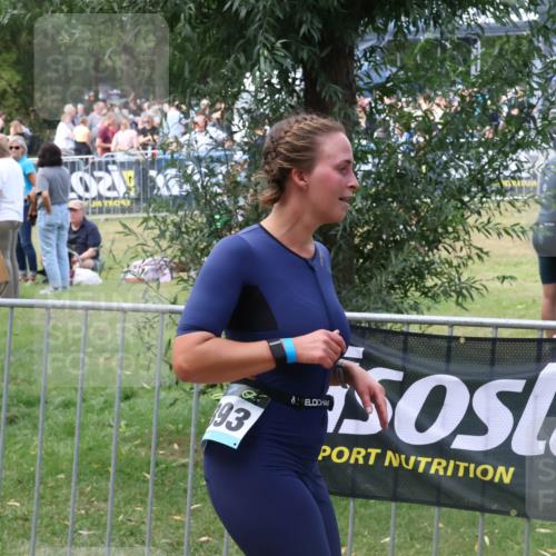 31.08.2025 - Elbe Triathlon Hamburg Luisa Fischer http://msf.ph/oto/8671546 31.08.2025 11:57:47 Laufen 024, 93 meine-sportfotos.de