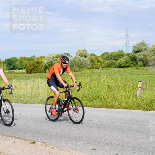 31.08.2025 - Elbe Triathlon Hamburg Michael Burmester http://msf.ph/oto/8671569 31.08.2025 10:03:13 Radfahren 595, 603, 674, 760, 828, 901 meine-sportfotos.de
