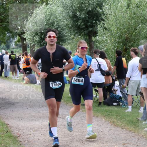 31.08.2025 - Elbe Triathlon Hamburg Luisa Fischer http://msf.ph/oto/8671572 31.08.2025 11:58:07 Laufen 1576, 1316, 1597, 1754, 1404 meine-sportfotos.de
