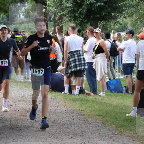 31.08.2025 - Elbe Triathlon Hamburg Luisa Fischer http://msf.ph/oto/8671590 31.08.2025 11:58:10 Laufen 1316, 1576, 1597 meine-sportfotos.de