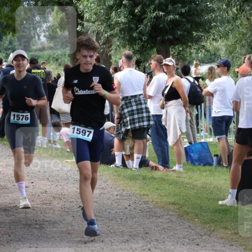 31.08.2025 - Elbe Triathlon Hamburg Luisa Fischer http://msf.ph/oto/8671594 31.08.2025 11:58:10 Laufen 1316, 1576, 1597 meine-sportfotos.de