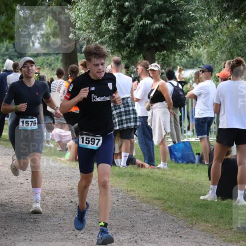 31.08.2025 - Elbe Triathlon Hamburg Luisa Fischer http://msf.ph/oto/8671595 31.08.2025 11:58:11 Laufen 1316, 1576, 1597 meine-sportfotos.de