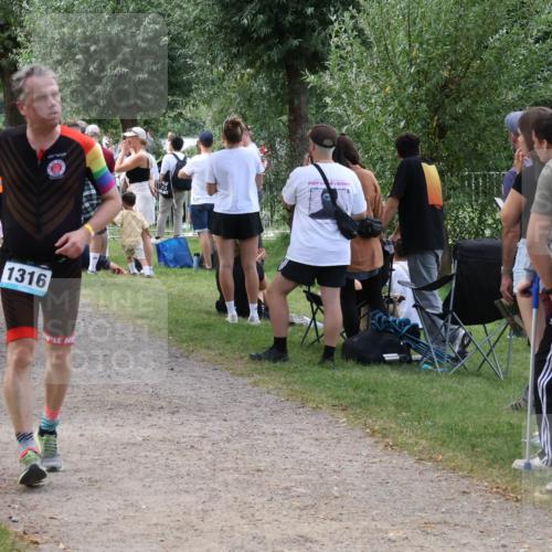 31.08.2025 - Elbe Triathlon Hamburg Luisa Fischer http://msf.ph/oto/8671614 31.08.2025 11:58:18 Laufen 1316 meine-sportfotos.de