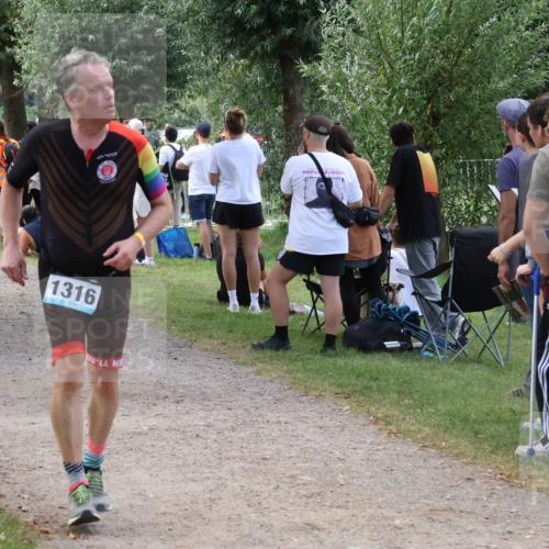31.08.2025 - Elbe Triathlon Hamburg Luisa Fischer http://msf.ph/oto/8671619 31.08.2025 11:58:18 Laufen 86, 1316 meine-sportfotos.de