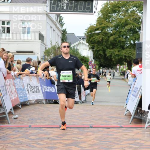 31.08.2025 - 21. Blankeneser Heldenlauf Strokosch-Dieckow http://msf.ph/oto/8671624 31.08.2025 10:53:17 Ziel 3371, 3636, 3272 meine-sportfotos.de