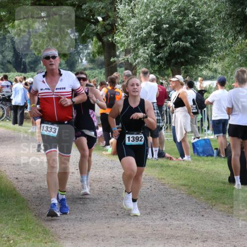 31.08.2025 - Elbe Triathlon Hamburg Luisa Fischer http://msf.ph/oto/8671646 31.08.2025 11:58:23 Laufen 1333, 1392 meine-sportfotos.de