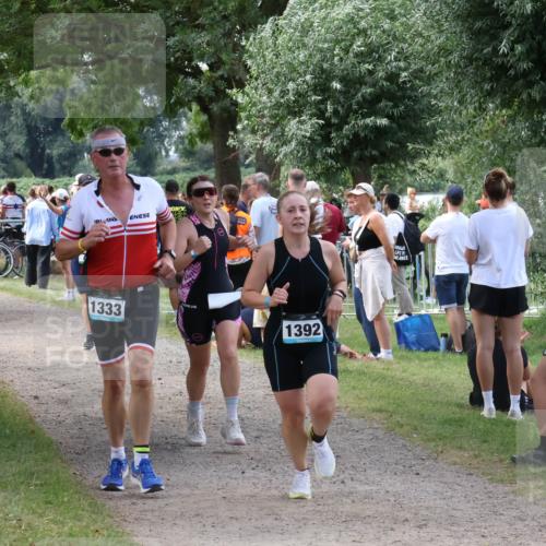 31.08.2025 - Elbe Triathlon Hamburg Luisa Fischer http://msf.ph/oto/8671647 31.08.2025 11:58:23 Laufen 1333, 1392 meine-sportfotos.de