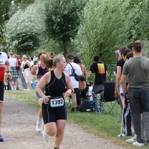 31.08.2025 - Elbe Triathlon Hamburg Luisa Fischer http://msf.ph/oto/8671660 31.08.2025 11:58:25 Laufen 78, 1333, 1392 meine-sportfotos.de