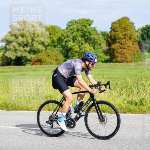 31.08.2025 - Elbe Triathlon Hamburg Michael Burmester http://msf.ph/oto/8671674 31.08.2025 10:03:24 Radfahren 510, 658, 816, 915 meine-sportfotos.de