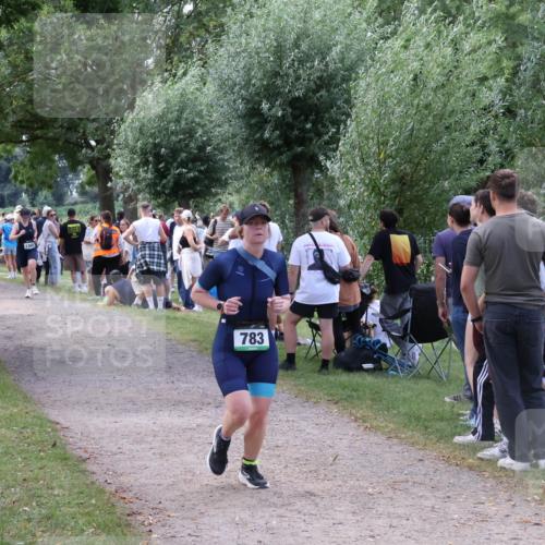 31.08.2025 - Elbe Triathlon Hamburg Luisa Fischer http://msf.ph/oto/8671686 31.08.2025 11:58:29 Laufen 1366, 783 meine-sportfotos.de