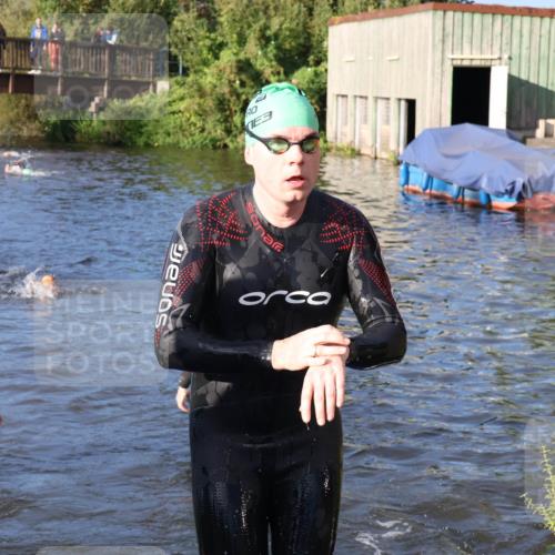 31.08.2025 - Elbe Triathlon Hamburg Luisa Fischer http://msf.ph/oto/8671687 31.08.2025 08:31:59 Schwimmen 216 meine-sportfotos.de