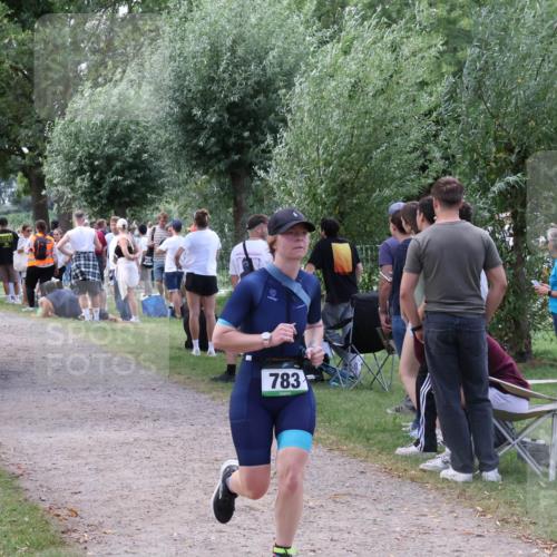 31.08.2025 - Elbe Triathlon Hamburg Luisa Fischer http://msf.ph/oto/8671692 31.08.2025 11:58:30 Laufen 1408, 1366, 783 meine-sportfotos.de