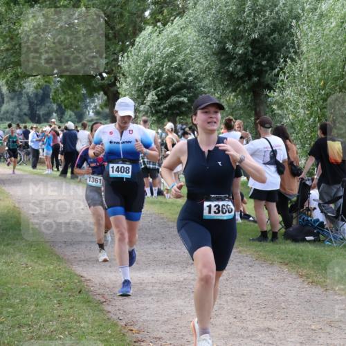 31.08.2025 - Elbe Triathlon Hamburg Luisa Fischer http://msf.ph/oto/8671712 31.08.2025 11:58:36 Laufen 1361, 1408, 1366 meine-sportfotos.de