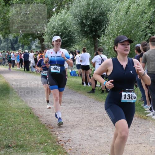 31.08.2025 - Elbe Triathlon Hamburg Luisa Fischer http://msf.ph/oto/8671717 31.08.2025 11:58:37 Laufen 1361, 1408, 136 meine-sportfotos.de