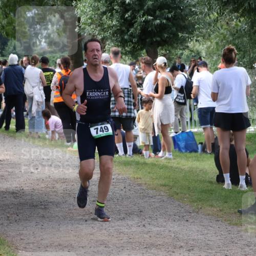 31.08.2025 - Elbe Triathlon Hamburg Luisa Fischer http://msf.ph/oto/8671746 31.08.2025 11:58:46 Laufen 70, 8, 749 meine-sportfotos.de