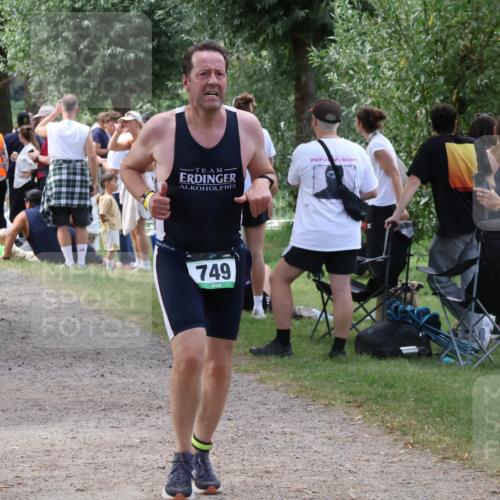 31.08.2025 - Elbe Triathlon Hamburg Luisa Fischer http://msf.ph/oto/8671763 31.08.2025 11:58:48 Laufen 749 meine-sportfotos.de