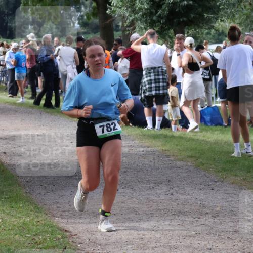 31.08.2025 - Elbe Triathlon Hamburg Luisa Fischer http://msf.ph/oto/8671787 31.08.2025 11:58:54 Laufen 782 meine-sportfotos.de