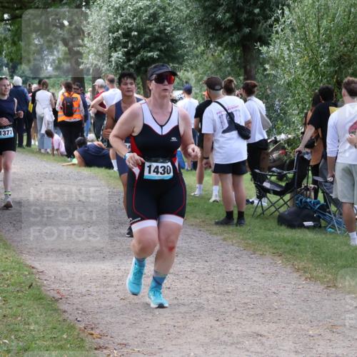 31.08.2025 - Elbe Triathlon Hamburg Luisa Fischer http://msf.ph/oto/8671792 31.08.2025 11:59:21 Laufen 1377, 1430 meine-sportfotos.de