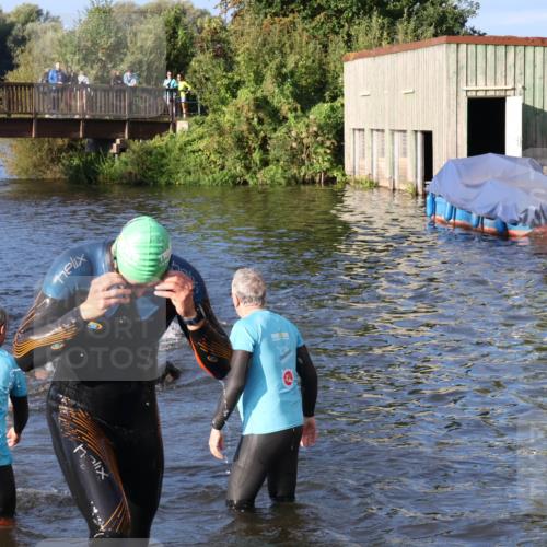 31.08.2025 - Elbe Triathlon Hamburg Luisa Fischer http://msf.ph/oto/8671795 31.08.2025 08:32:34 Schwimmen 225, 231, 234, 237 meine-sportfotos.de
