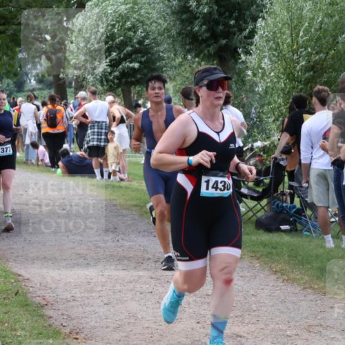 31.08.2025 - Elbe Triathlon Hamburg Luisa Fischer http://msf.ph/oto/8671796 31.08.2025 11:59:21 Laufen 1377, 1430 meine-sportfotos.de