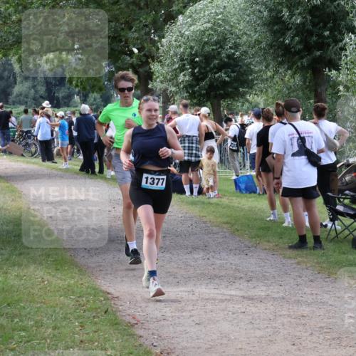31.08.2025 - Elbe Triathlon Hamburg Luisa Fischer http://msf.ph/oto/8671810 31.08.2025 11:59:23 Laufen 1377 meine-sportfotos.de