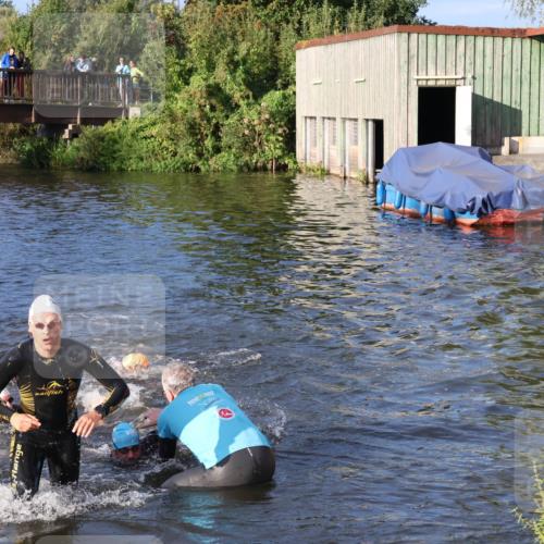 31.08.2025 - Elbe Triathlon Hamburg Luisa Fischer http://msf.ph/oto/8671817 31.08.2025 08:32:38 Schwimmen 181, 215, 225, 231, 234, 237 meine-sportfotos.de