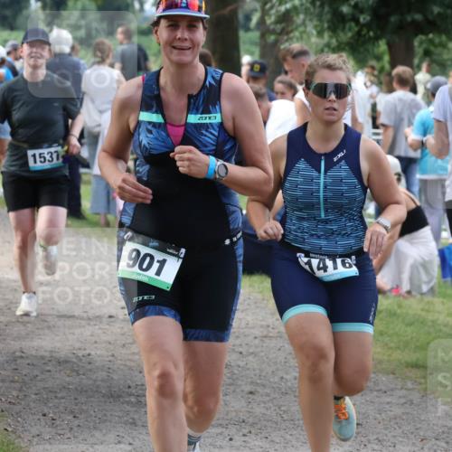 31.08.2025 - Elbe Triathlon Hamburg Luisa Fischer http://msf.ph/oto/8671833 31.08.2025 12:00:16 Laufen 1537, 901, 3, 476 meine-sportfotos.de