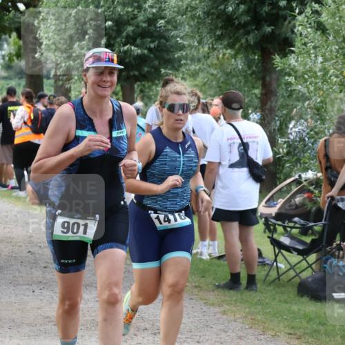 31.08.2025 - Elbe Triathlon Hamburg Luisa Fischer http://msf.ph/oto/8671844 31.08.2025 12:00:17 Laufen 1531, 901, 1416 meine-sportfotos.de