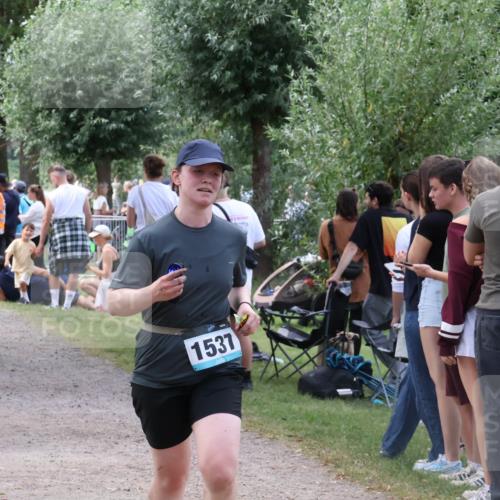 31.08.2025 - Elbe Triathlon Hamburg Luisa Fischer http://msf.ph/oto/8671861 31.08.2025 12:00:21 Laufen 1324, 1386, 1537 meine-sportfotos.de