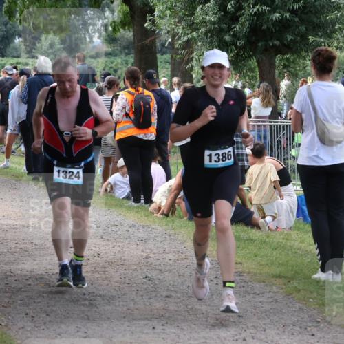31.08.2025 - Elbe Triathlon Hamburg Luisa Fischer http://msf.ph/oto/8671877 31.08.2025 12:00:23 Laufen 1486, 0, 1324, 1386 meine-sportfotos.de