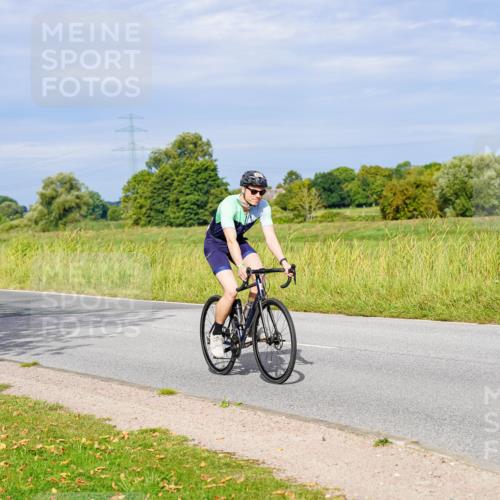 31.08.2025 - Elbe Triathlon Hamburg Michael Burmester http://msf.ph/oto/8671884 31.08.2025 10:03:53 Radfahren 422, 528, 533, 577, 781 meine-sportfotos.de