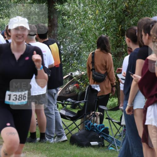 31.08.2025 - Elbe Triathlon Hamburg Luisa Fischer http://msf.ph/oto/8671890 31.08.2025 12:00:25 Laufen 1386 meine-sportfotos.de