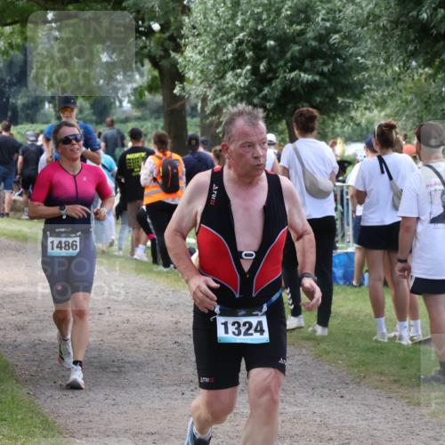 31.08.2025 - Elbe Triathlon Hamburg Luisa Fischer http://msf.ph/oto/8671902 31.08.2025 12:00:26 Laufen 1486, 1324, 11 meine-sportfotos.de