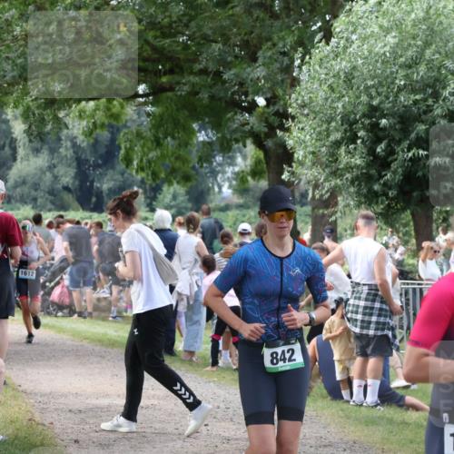 31.08.2025 - Elbe Triathlon Hamburg Luisa Fischer http://msf.ph/oto/8671922 31.08.2025 12:00:29 Laufen 1612, 842, 1486 meine-sportfotos.de
