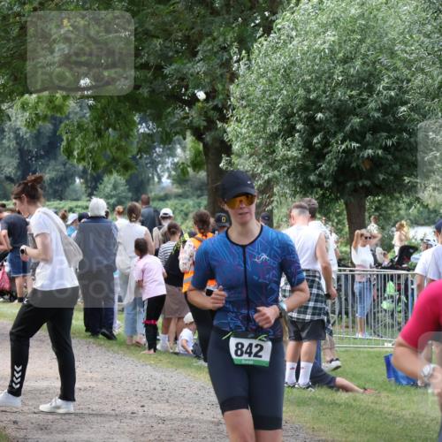 31.08.2025 - Elbe Triathlon Hamburg Luisa Fischer http://msf.ph/oto/8671925 31.08.2025 12:00:29 Laufen 1612, 842, 1490 meine-sportfotos.de