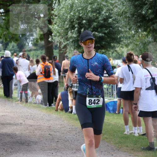 31.08.2025 - Elbe Triathlon Hamburg Luisa Fischer http://msf.ph/oto/8671929 31.08.2025 12:00:30 Laufen 842 meine-sportfotos.de